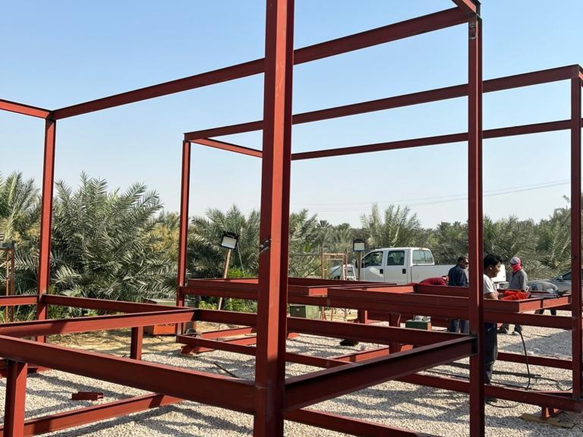هيكل حديدي أثناء التنفيذ